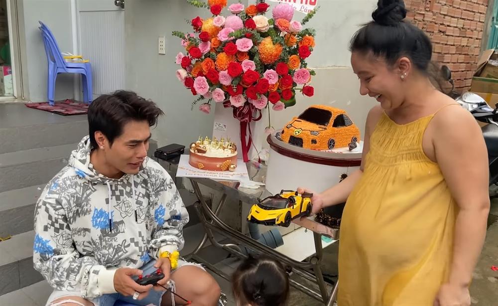 Lê Dương Bảo Lâm bật ngửa vì siêu xe, đồng hồ hiệu vợ tặng nhân dịp sinh nhật-4