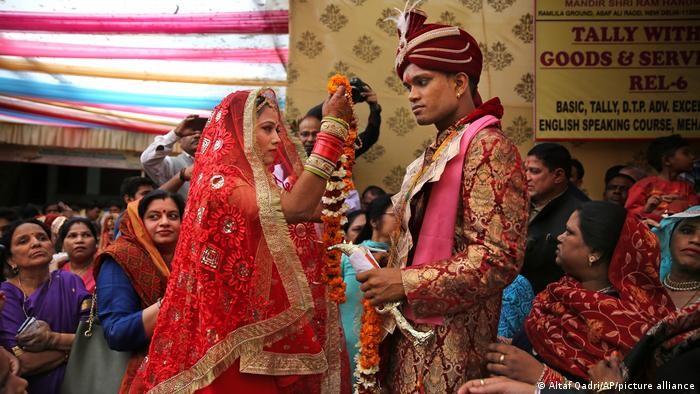 Tại sao người Ấn Độ ở châu Âu vẫn tìm kiếm hôn nhân sắp đặt?-1