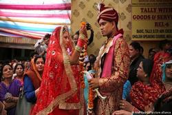 Tại sao người Ấn Độ ở châu Âu vẫn tìm kiếm hôn nhân sắp đặt?