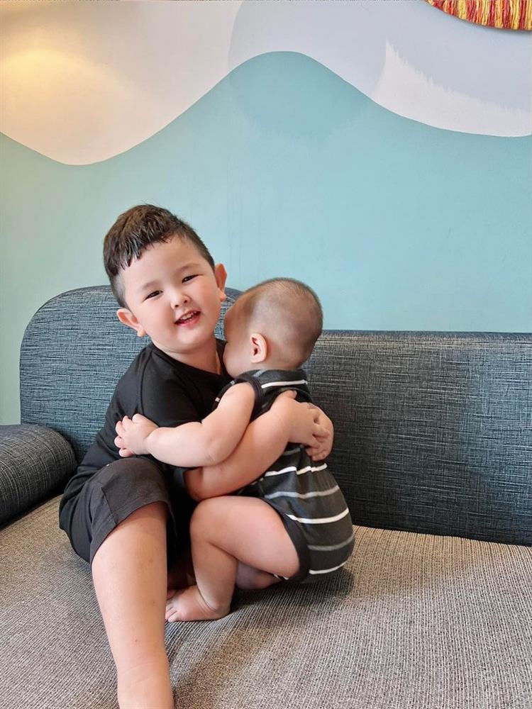 Ngỡ ngàng ngoại hình cháu trai 3 tuổi của ca sĩ Bảo Thy-7