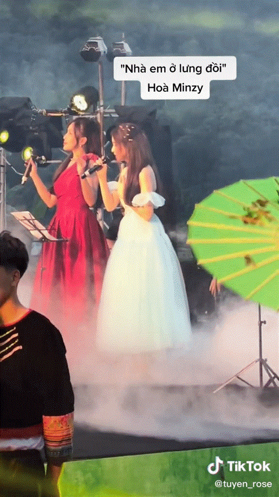 Cùng hát một bài, Hoà Minzy có hay hơn Thuỳ Chi?-2