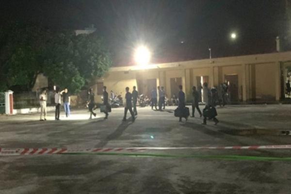 Nghẹn ngào tiễn biệt nam sinh lớp 10 xấu số về với đất mẹ-16