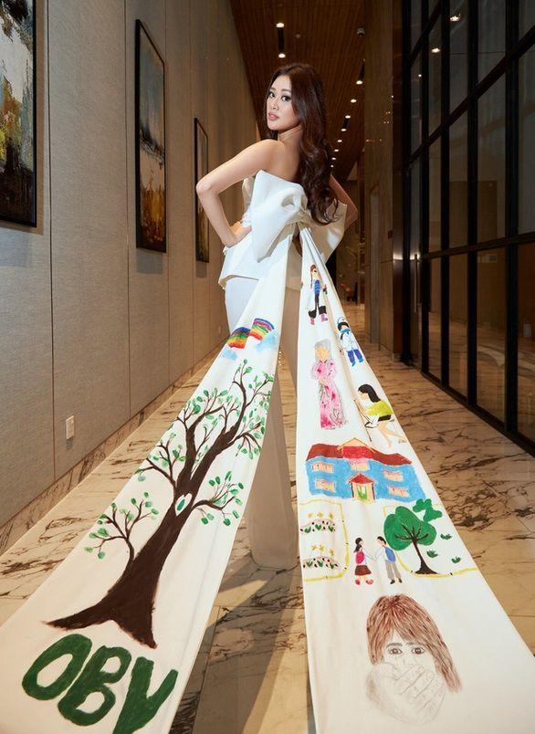 Kim Duyên như bê nguyên outfit Miss Universe cho Miss Supranational-6