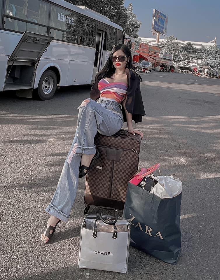 Người tình tin đồn nóng bỏng của Hồ Gia Hùng HKT-8