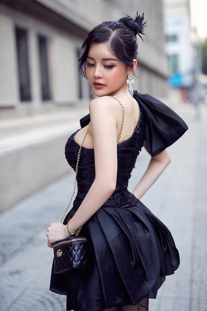 Người tình tin đồn nóng bỏng của Hồ Gia Hùng HKT-11