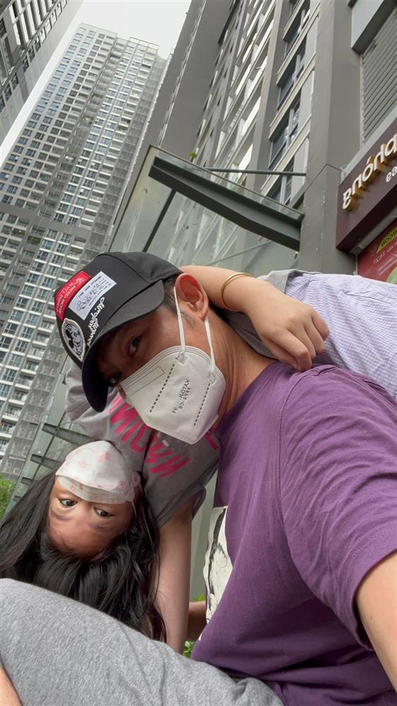 Huy Khánh ná thở khi bị ái nữ phổng phao đè đầu cưỡi cổ-2