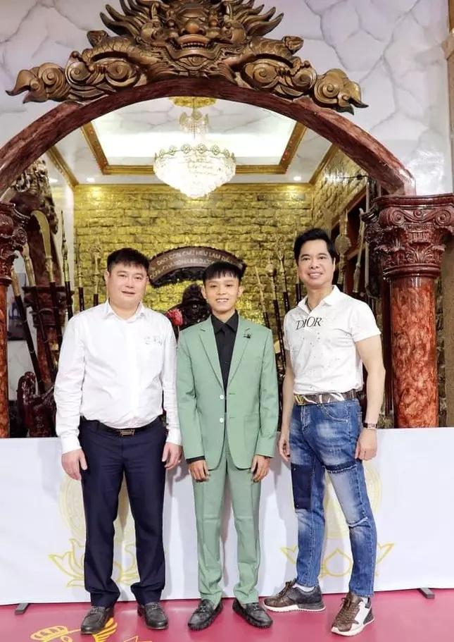 Khán giả tặng Hồ Văn Cường trang sức, hoa tiền bạc triệu-6