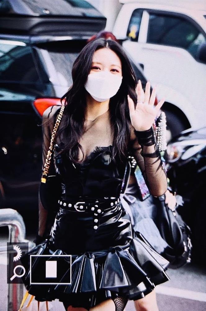 Những lần idol Kpop bị stylist hại-7