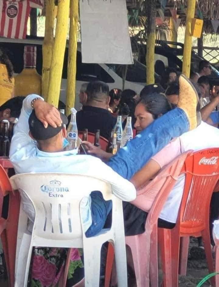 Những pha hẹn hò đi vào lòng đất: Chúa hề khi yêu cũng cần hài hước!-1