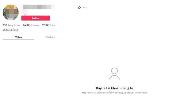 Info cô gái quay clip sống ảo khi máy bay đang di chuyển-2