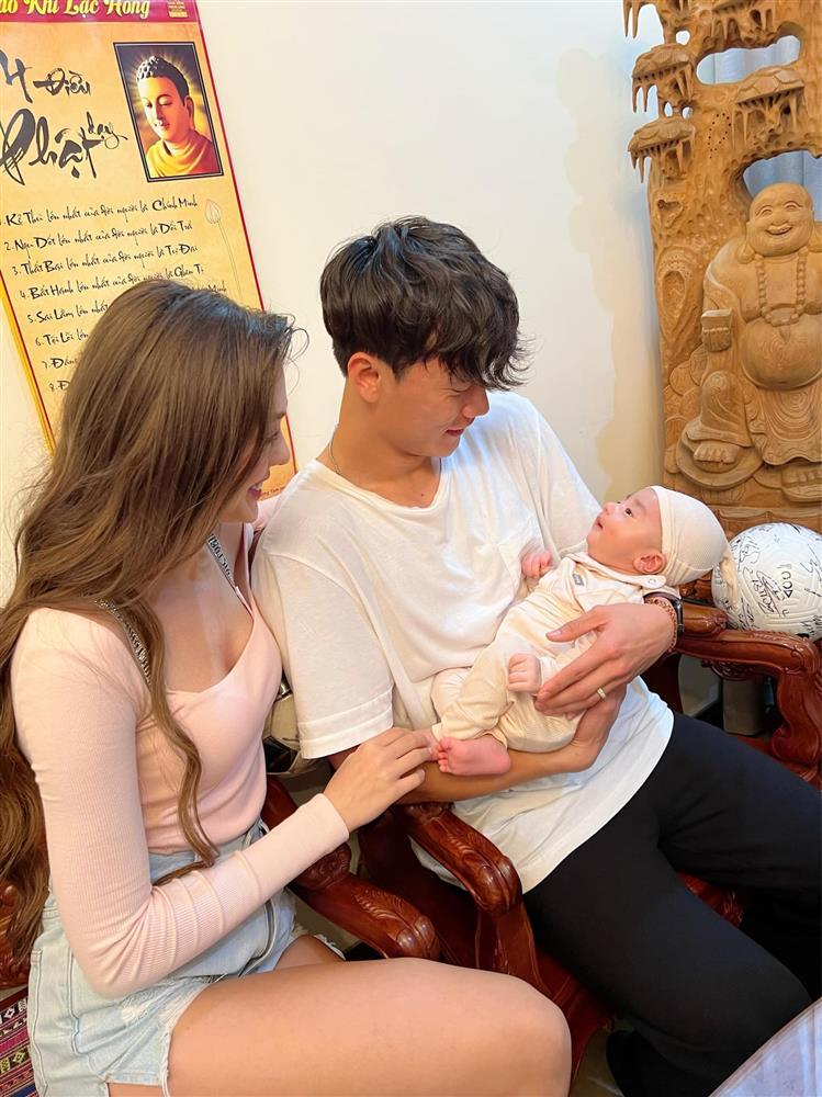 Hành động bất ngờ của Bùi Tiến Dũng khi vợ Tây mang thai-4