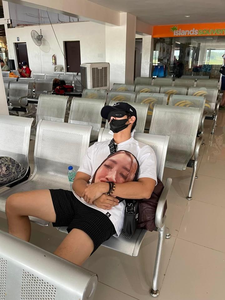 Chàng trai dẫn vợ đi du lịch theo cách 1-0-2: Chồng quốc dân là đây!-1