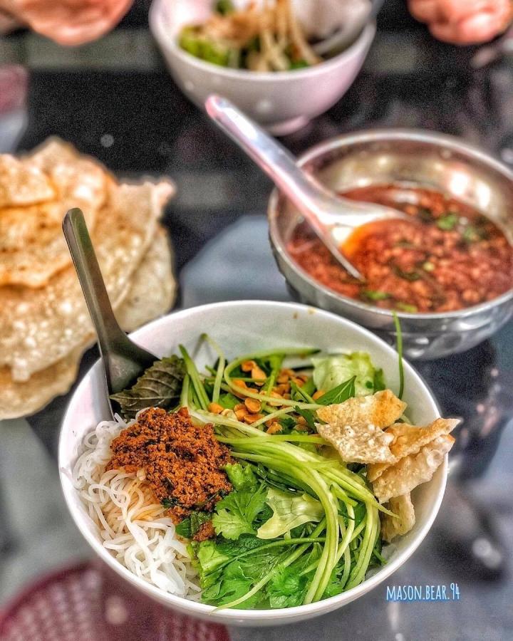 Món ăn nức tiếng Quy Nhơn nhìn tưởng bún riêu, nếm mới đặc biệt-5