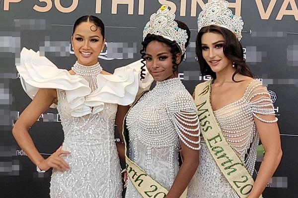 HHen Niê - hoa hậu có số cầm toàn vương miện bạc tỷ-9