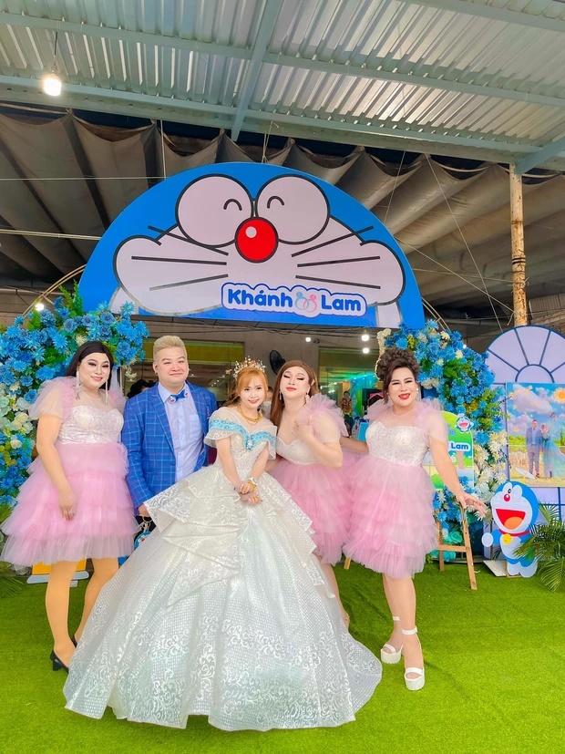Đám cưới đặc biệt cặp đôi fan cuồng truyện tranh Doraemon-5