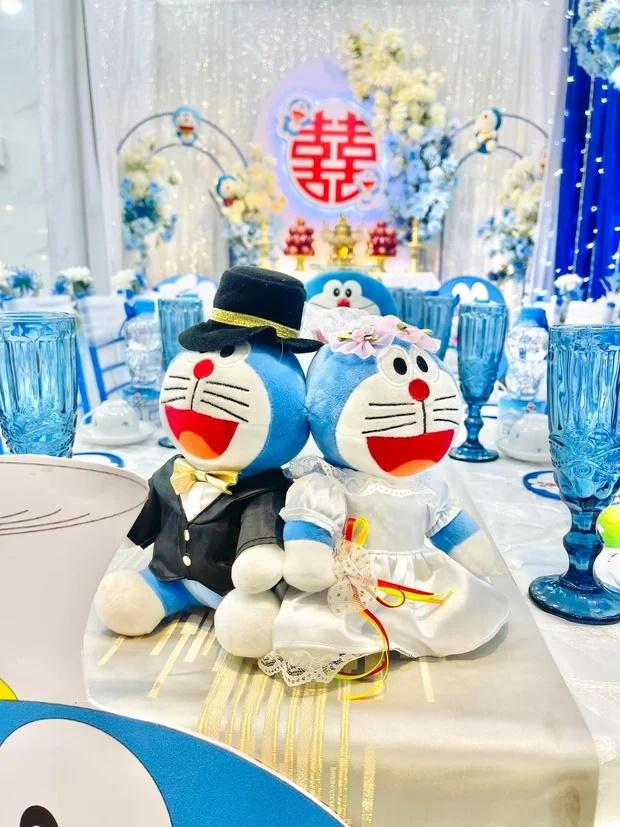 Đám cưới đặc biệt cặp đôi fan cuồng truyện tranh Doraemon-9