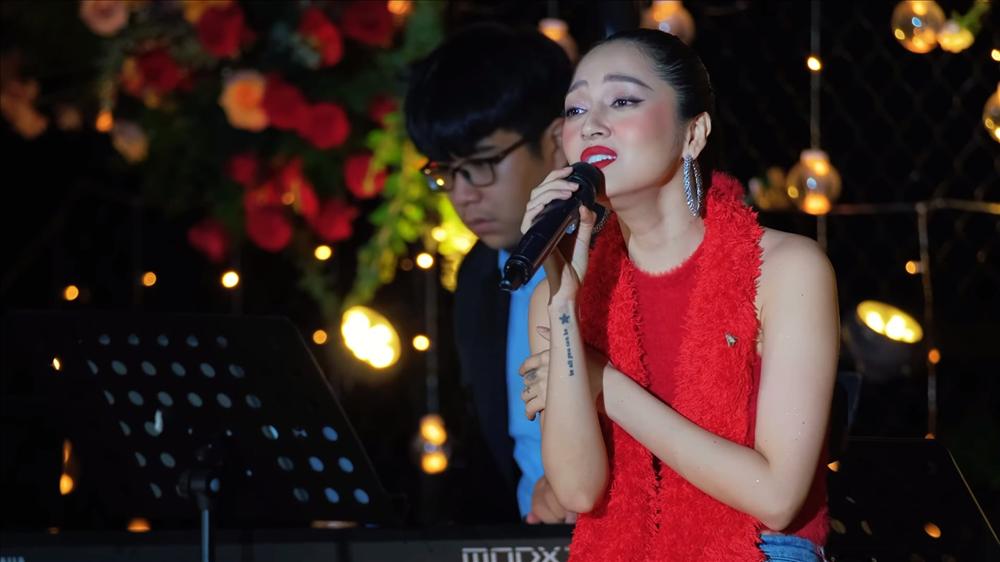 Bảo Anh hát hit đình đám nhưng netizen chỉ soi gương mặt ố dề-4