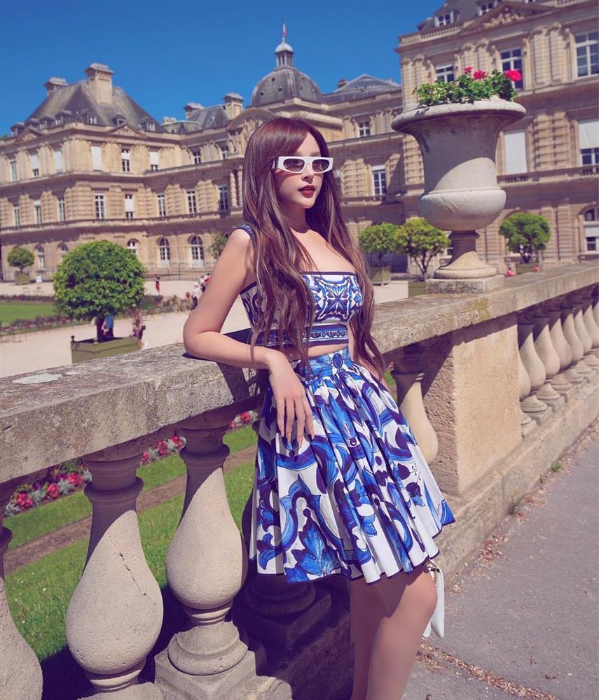 Lóa mắt loạt túi xách tiền tạ Huyền Baby cắp nách vi vu châu Âu-3