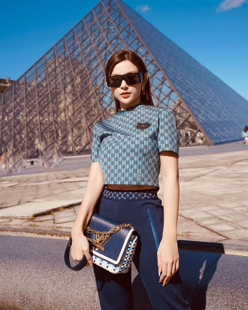 Lóa mắt loạt túi xách tiền tạ Huyền Baby cắp nách vi vu châu Âu-6