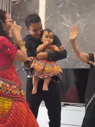 Võ Hạ Trâm mặc đồ truyền thống, xõa với mẹ chồng Ấn Độ-2