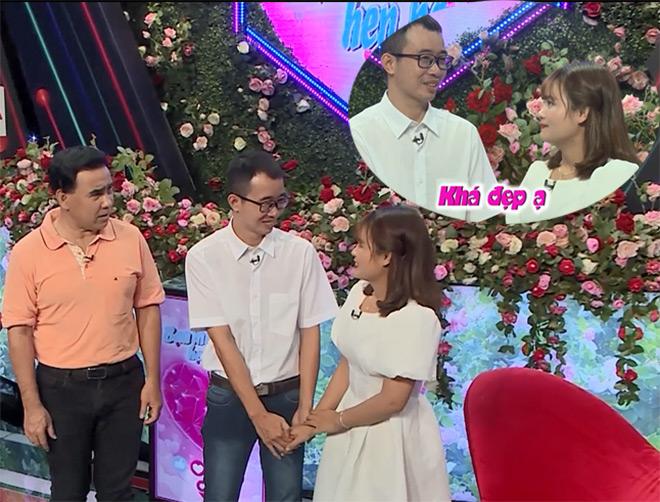 Vừa gặp mặt, ông chủ trẻ tặng bó hoa sặc mùi tiền khiến gái xinh đổ gục-8