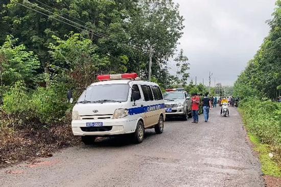 Người phụ nữ tử vong trước sân nhà người yêu với nhiều vết thương