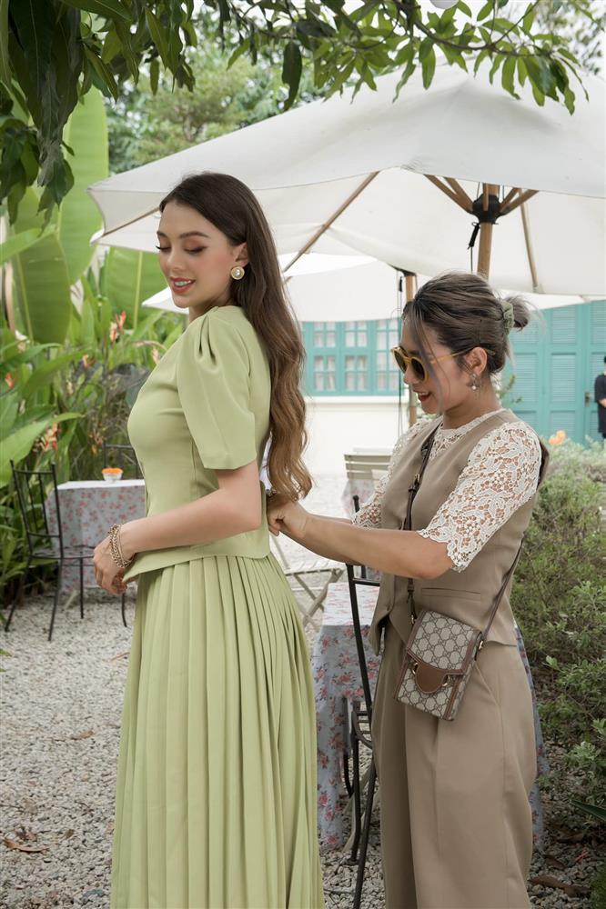 Vợ Tây của Bùi Tiến Dũng mang bầu, nhan sắc thay đổi ra sao?-5