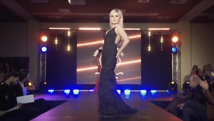 Sân khấu Miss Supranational 2022 vắng tanh, ghế BGK quá phèn-3