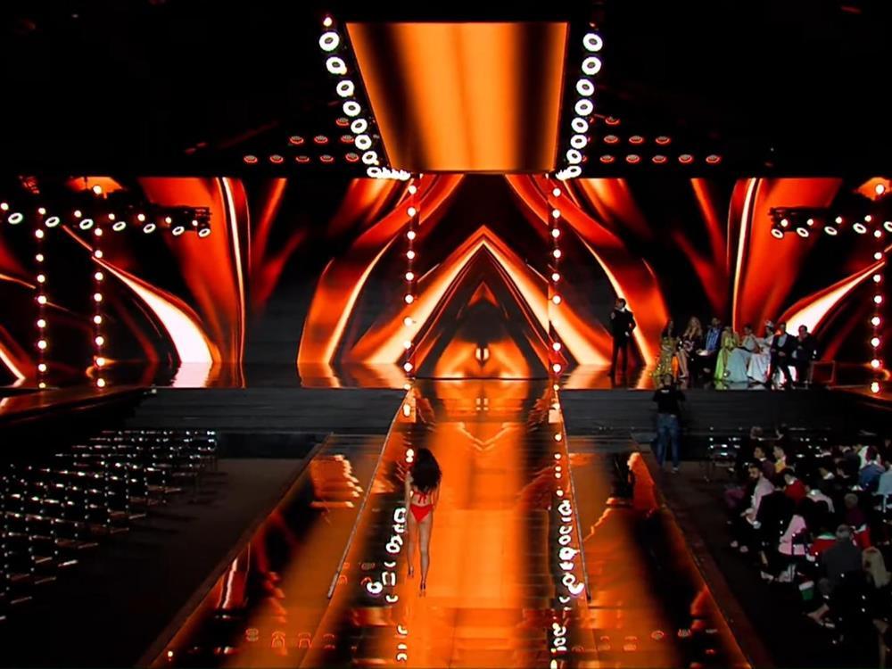 Sân khấu Miss Supranational 2022 vắng tanh, ghế BGK quá phèn-6