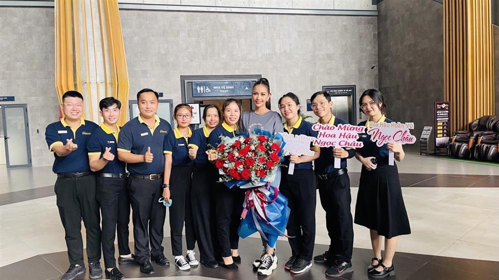 Tân Hoa hậu Hoàn vũ Việt Nam rạng rỡ trở về Tây Ninh-1