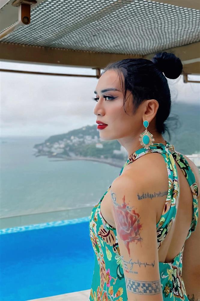 Tin showbiz Việt ngày 13/7: Vòng 1 BB Trần đẫy đà như vừa bơm-2