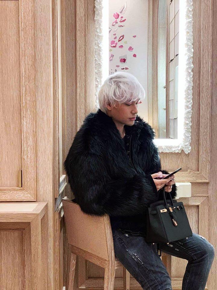 Đức Phúc ngày càng điệu, xách túi Hermès nửa tỷ gây choáng-12