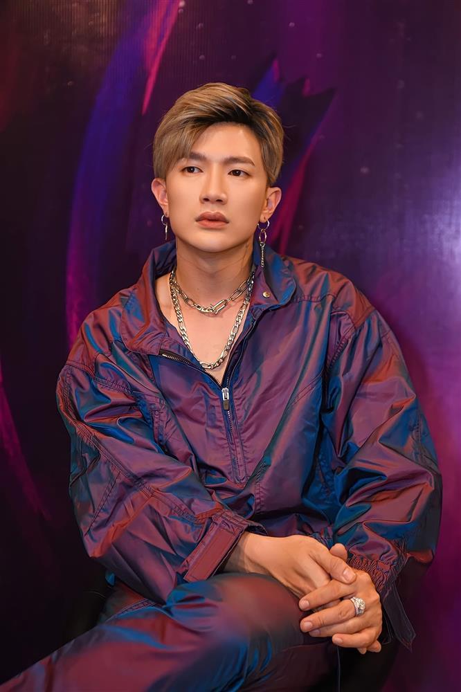 Tin showbiz Việt ngày 13/7: Vòng 1 BB Trần đẫy đà như vừa bơm-9