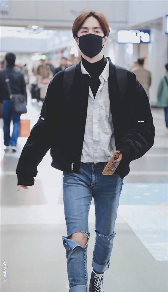 Vương Nhất Bác và Tiêu Chiến dùng đồ đôi, ở chung nhà?-3