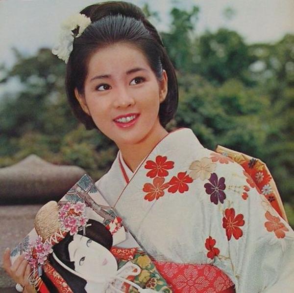 Mỹ nhân đẹp nhất Nhật Bản mọi thời đại: Sự nghiệp bỏ xa lứa đàn em-5