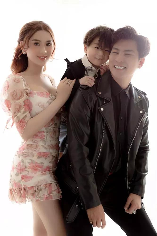 Single mom Lâm Khánh Chi rơi nước mắt vì tin nhắn con trai mừng sinh nhật mẹ