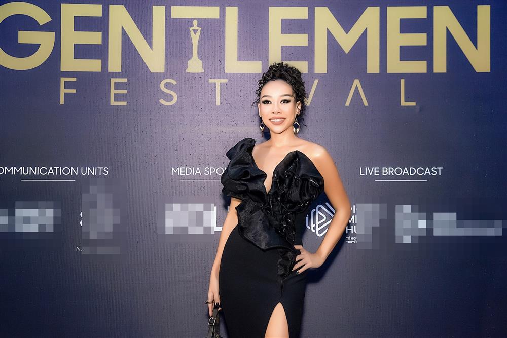 Hương Giang, Kim Tuyến, Hoàng Phương: Ai là nữ hoàng thảm đỏ?-15