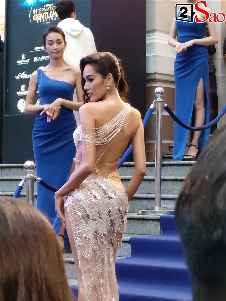 Hương Giang, Kim Tuyến, Hoàng Phương: Ai là nữ hoàng thảm đỏ?-5