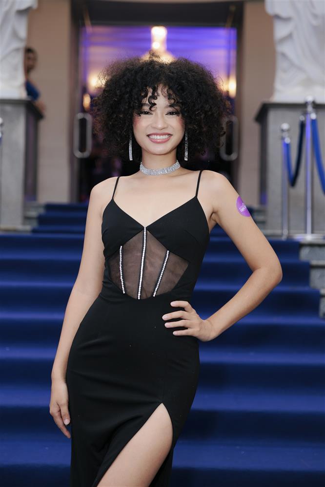 Hương Giang, Kim Tuyến, Hoàng Phương: Ai là nữ hoàng thảm đỏ?-17