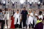 Dior rút yêu cầu đòi Valentino bồi thường
