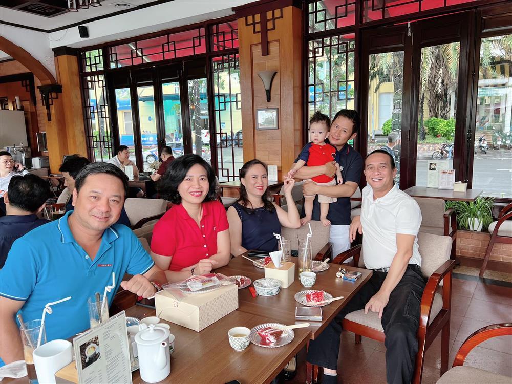 Đón tuổi 49, Bằng Kiều lần đầu khoe ảnh quý tử thứ 4-1