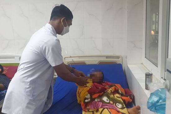 Thông tin bất ngờ về vụ cháu bé bị đốt