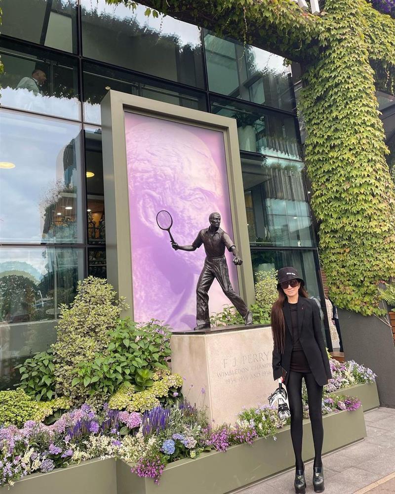 Vera Wang 73 tuổi ăn đứt con gái 29 tuổi khi đọ dáng-3