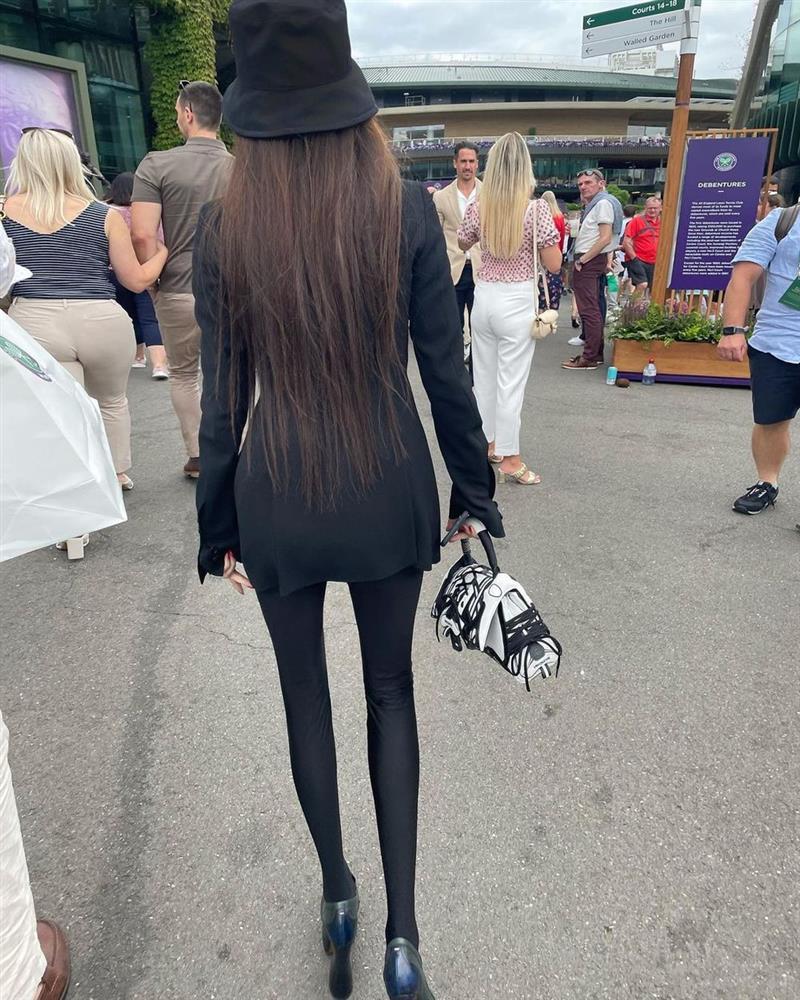 Vera Wang 73 tuổi ăn đứt con gái 29 tuổi khi đọ dáng-4