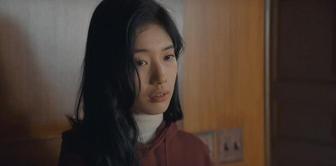 Bình hoa di động Suzy làm gì để bản thân... xấu đi trong phim mới?-4