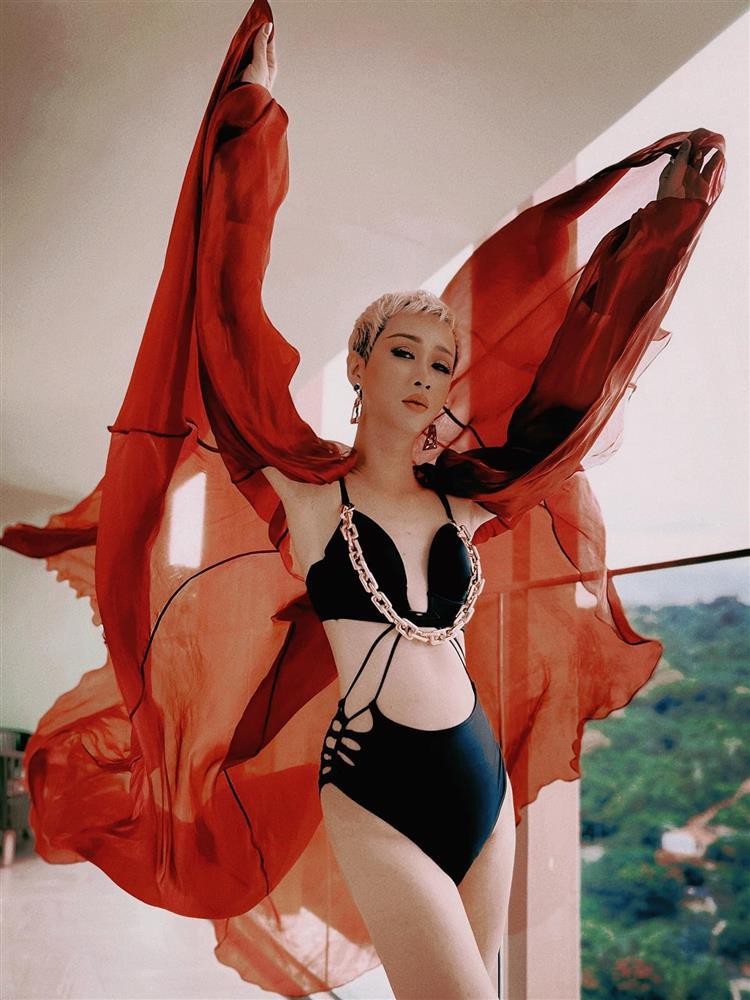 Hải Triều diện áo tắm sexy sắp vượt mặt BB Trần-6