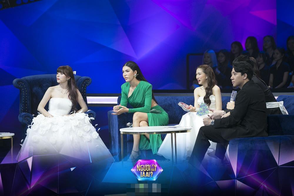 Hòa Minzy bật ngửa khi Thùy Tiên đòi làm máy bay của bé Bo-4