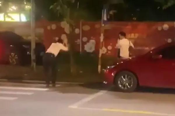 Chồng ngoại tình, vợ nhẹ nhàng ngồi nắp capo chờ công an đến chụp ảnh-3