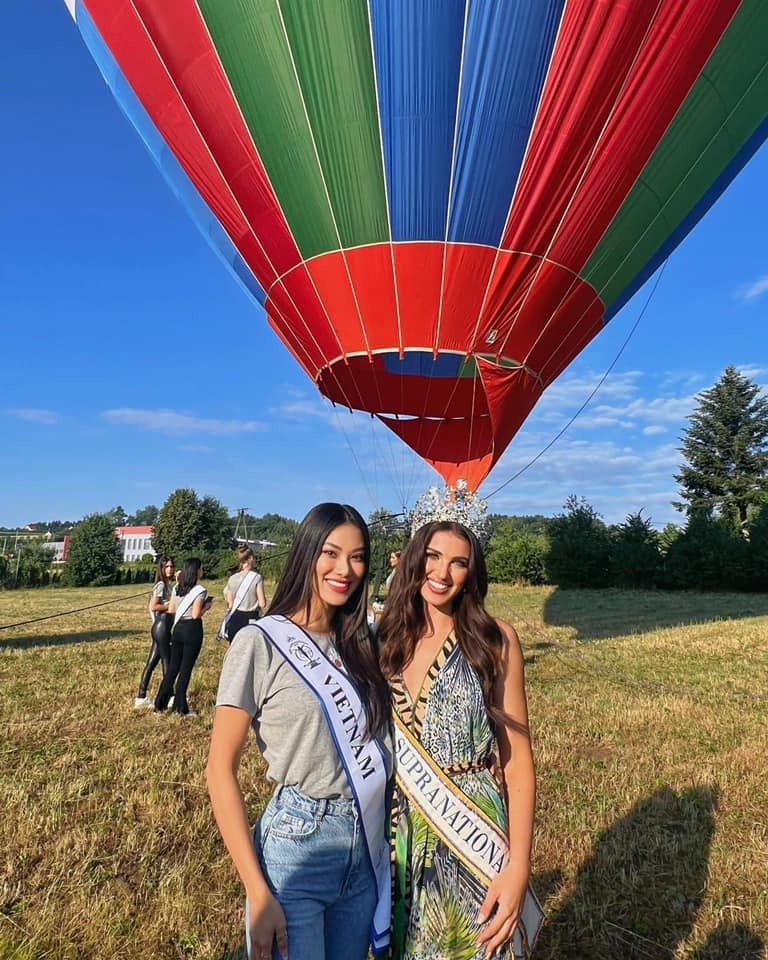 Kim Duyên chụp cùng đương kim, nhìn có hào quang nối ngôi?-5