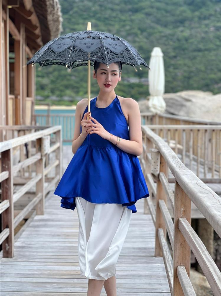 Tin showbiz Việt ngày 14/7: Mẹ vợ vua cá Koi thích thú ảnh 2 con-8